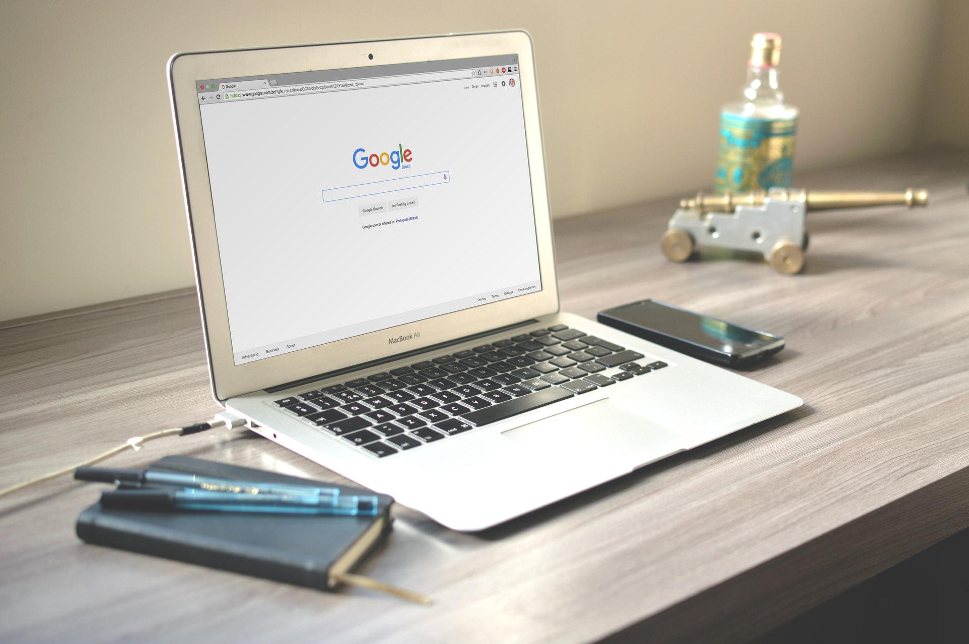 Une page de recherche Google. Optimiser sa visibilité sur le web pour son commerce de proximité grâce au SEO